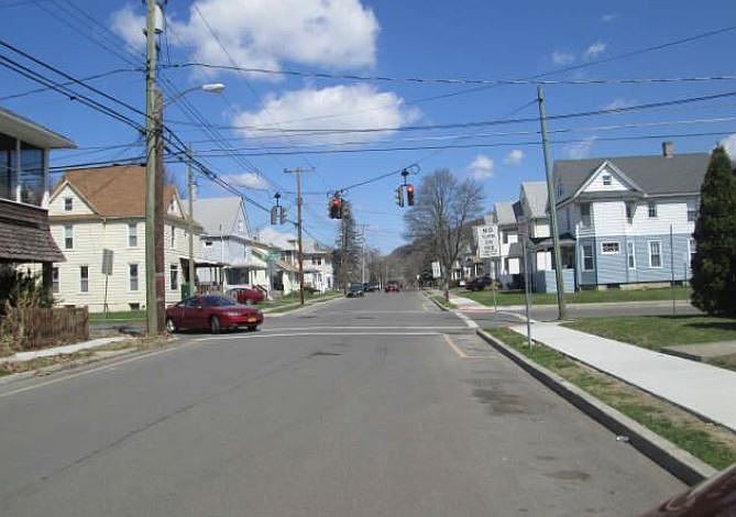 2nd image of 81 Moeller St