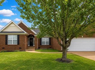 2004 Flocking Dr, Spring Hill, TN 37174