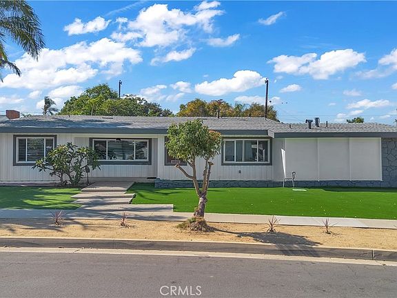 2nd image of 14923 Tacuba Dr