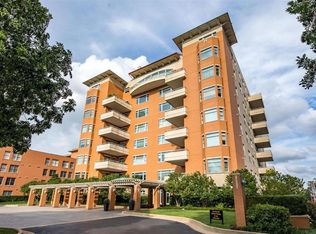 800 S Hanley Rd APT 6C, Saint Louis, MO 63105