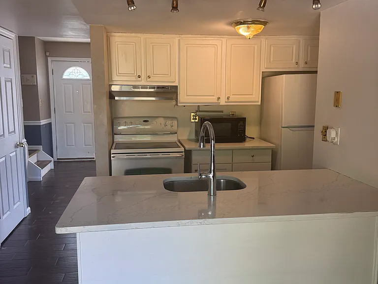 21 Ashkirk Pl — Photo 12