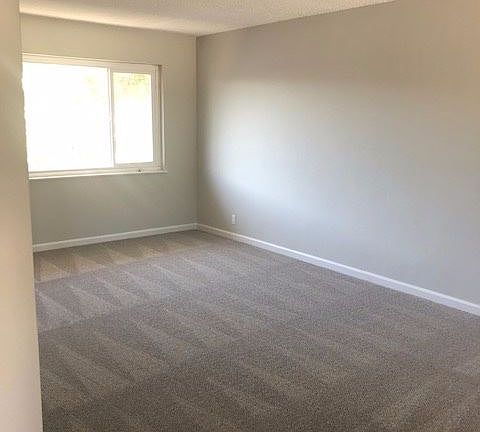 2nd image of 1411 S B St APT 6