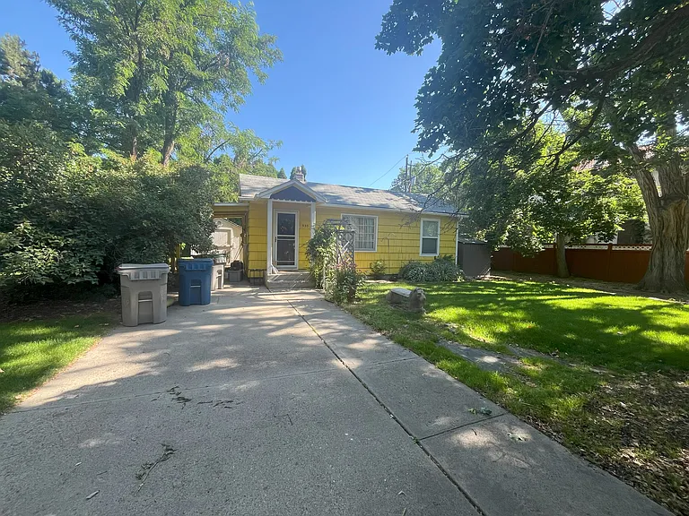 930 W Sylvan St — Photo 4