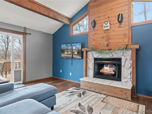 124 Reddington Rd, Lake Ozark, MO 65049