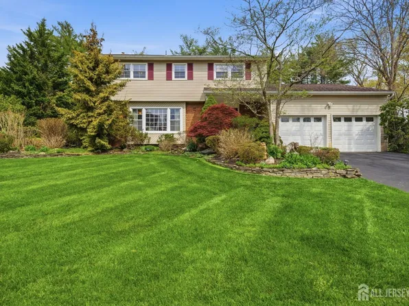 7 Candle Ln, East Brunswick, NJ 08816