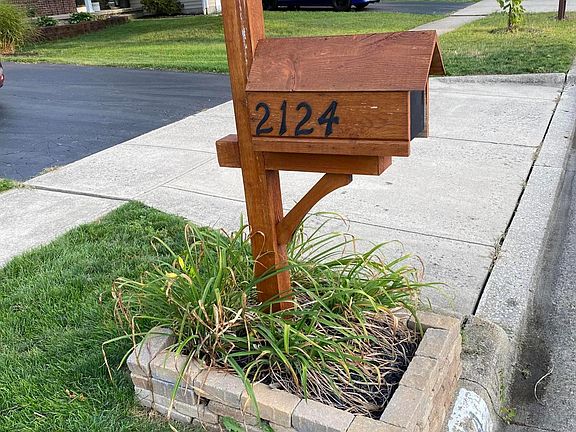 3rd image of 2124 Winding Hollow Dr