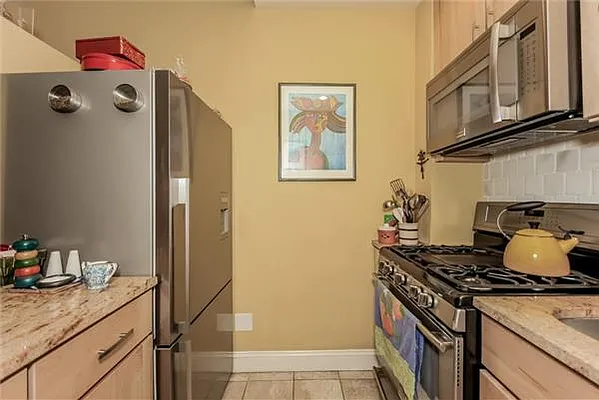 Sold by Avenue Sotheby's International Realty | media 21