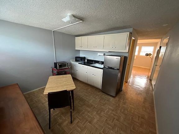 4th image of 2537 W Avenue K #A