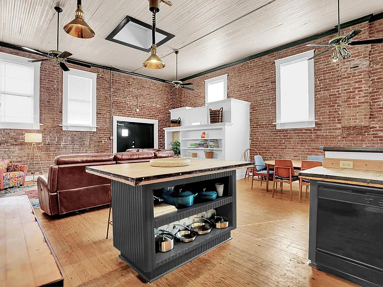 506 S Main St #102 — Photo 13
