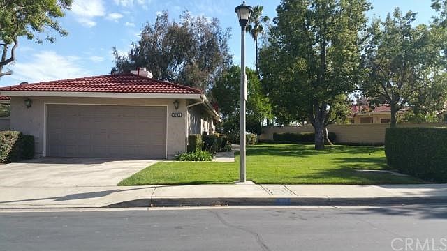 END UNIT WITH 2 CAR GARAGE