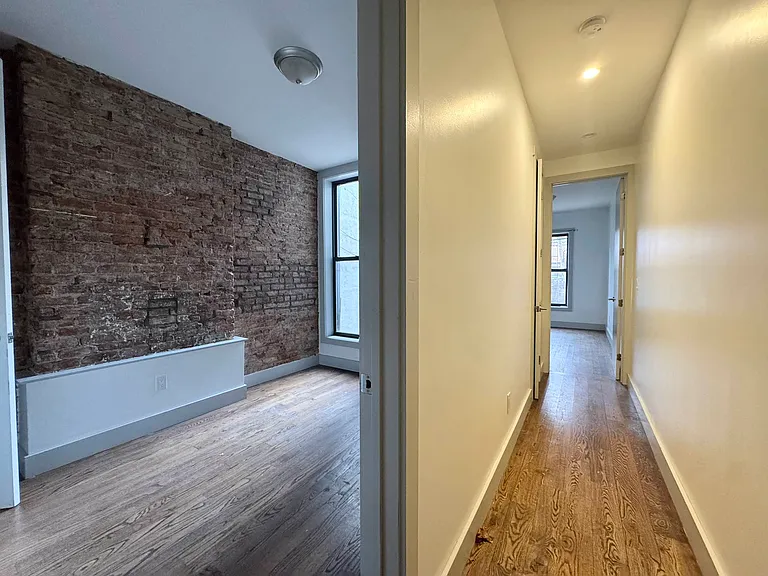 1351 Hancock St #6 — Photo 4