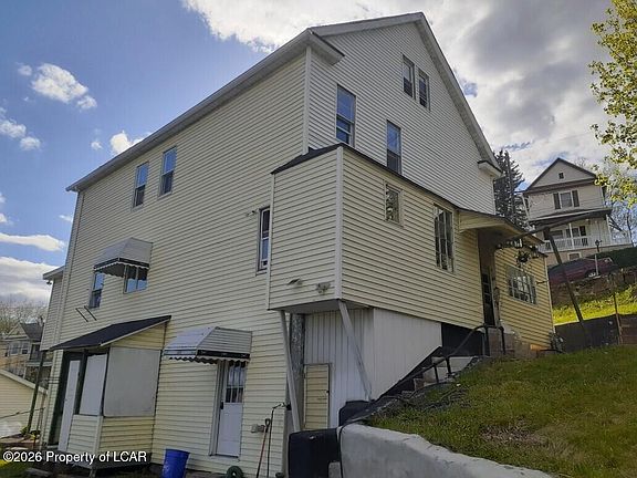 4th image of 1213 Acker Ave