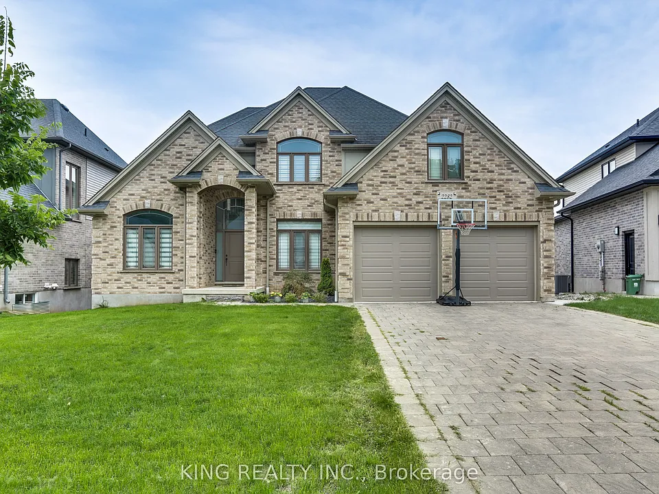 2282 Dauncey Cres N