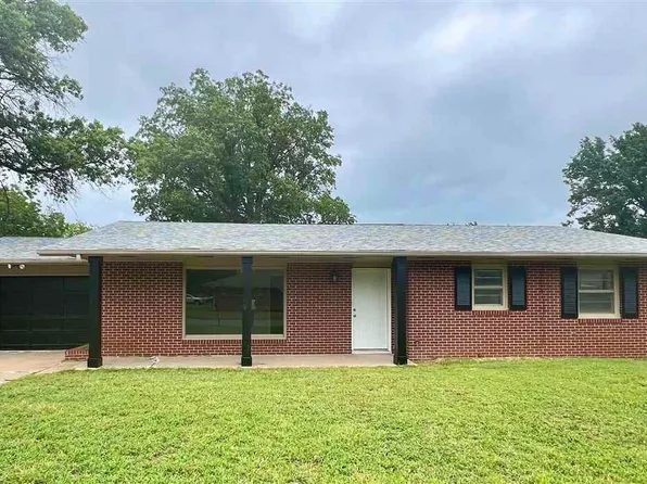 714 Parkway Dr, Blackwell, OK 74631