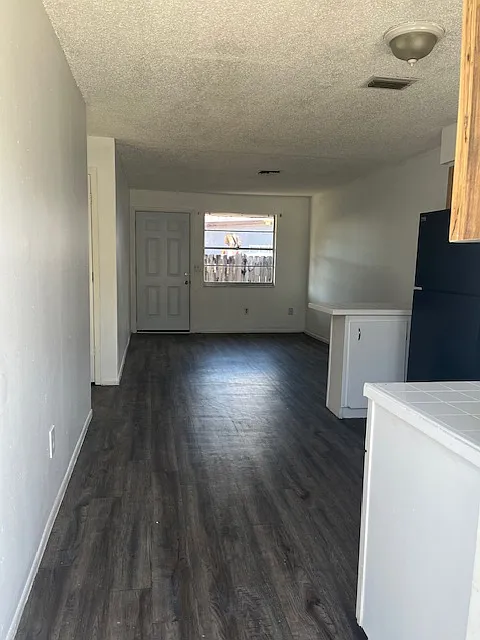 2 bed, 800 sqft, $1,295 — Photo 3