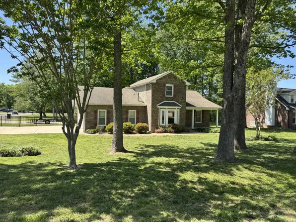 2803 Prince Dr, Clarksville, TN 37043