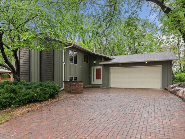 13701 E Wellington Cres, Burnsville, MN 55337