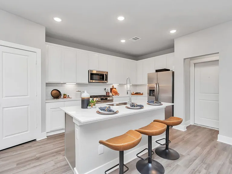 21010 Bay Village Dr #B — Photo 34