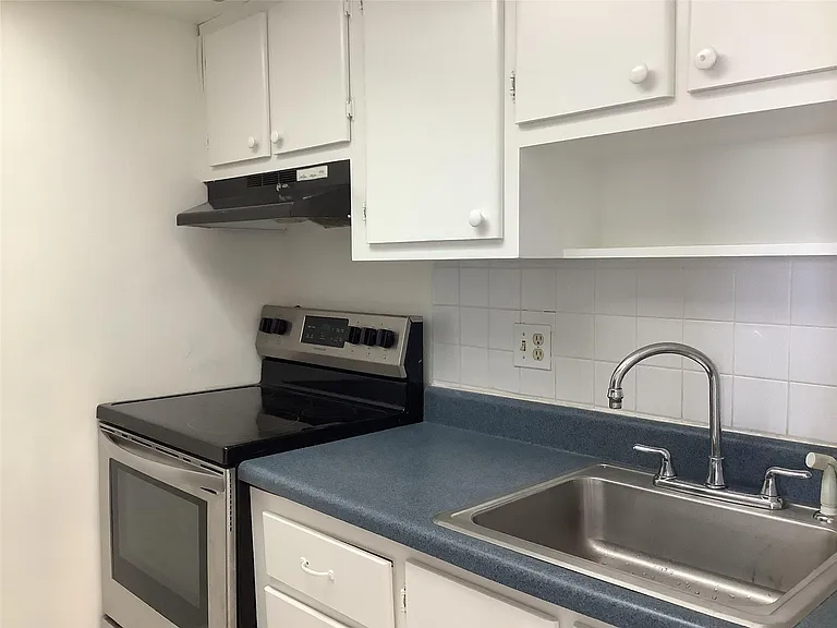 455 Golden Isles Dr #307 — Photo 4
