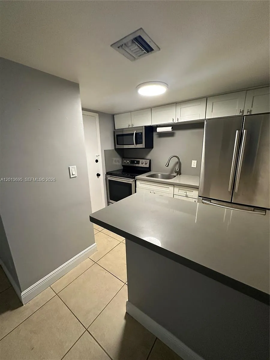 Building Photo - 24 Calabria Ave #12
