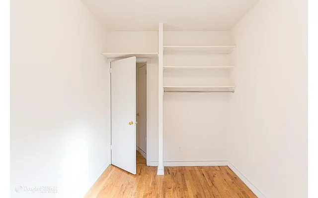 Rented by Oxford Property Group | media 12