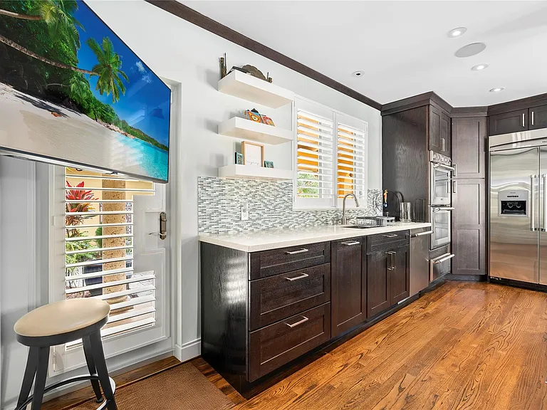 330 Royal Plaza Dr — Photo 13