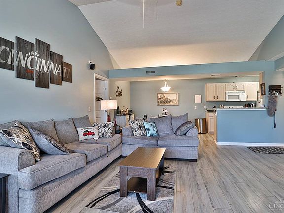 4th image of 4261 Endeavor Dr Unit 304