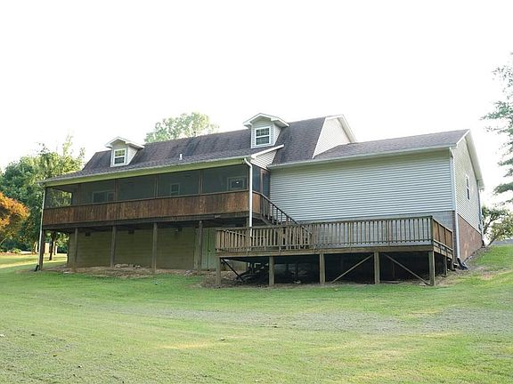 3rd image of 135 Cypress Cv