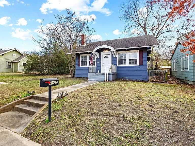 1310 W Morton St — Photo 4