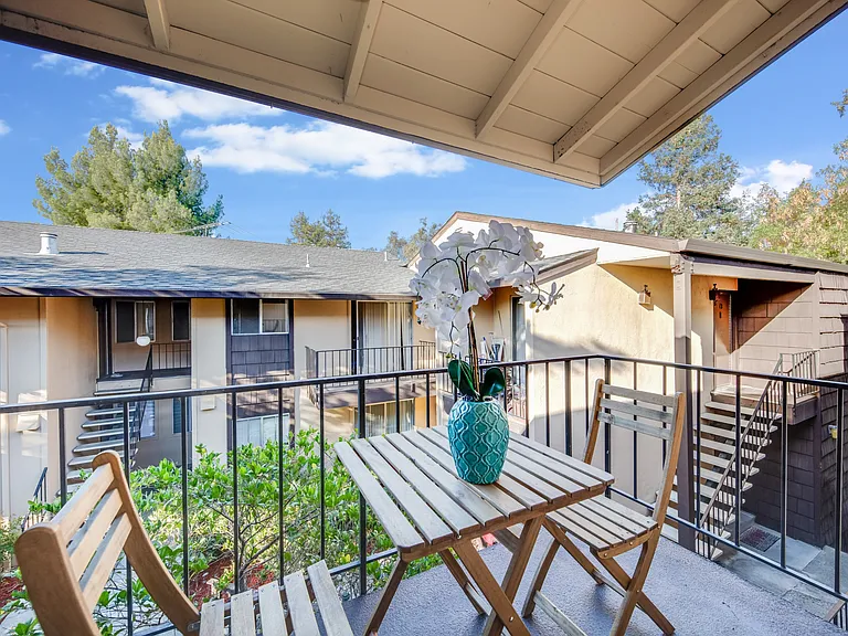 888 Golden Saratoga-Cupertino Apartment Homes — Photo 69