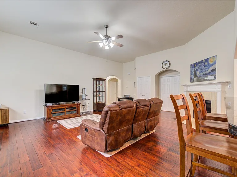 3306 Windsor Ranch Ln — Photo 5