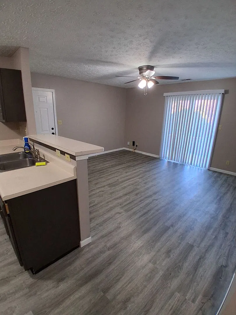 10 Bridgewater Ct — Photo 3