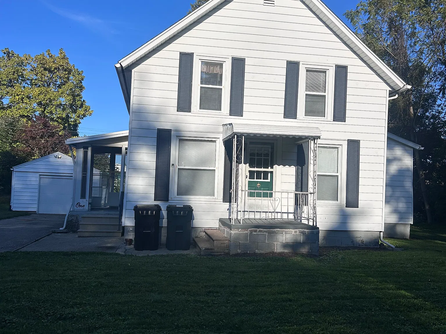 3 bed, 1368 sqft, $1,400 — Photo 1