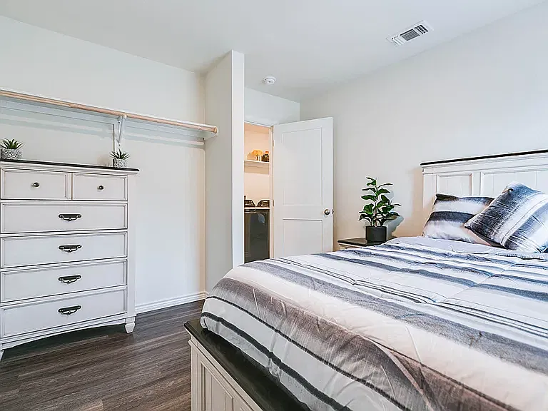 3 bed, 1744 sqft, $2,000 — Photo 4