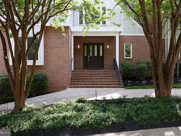 4th image of 1411 Grady Randall Ct