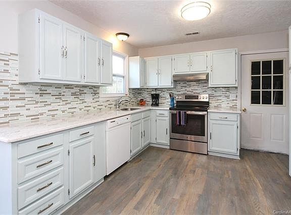 2nd image of 2315 Torrington Ln