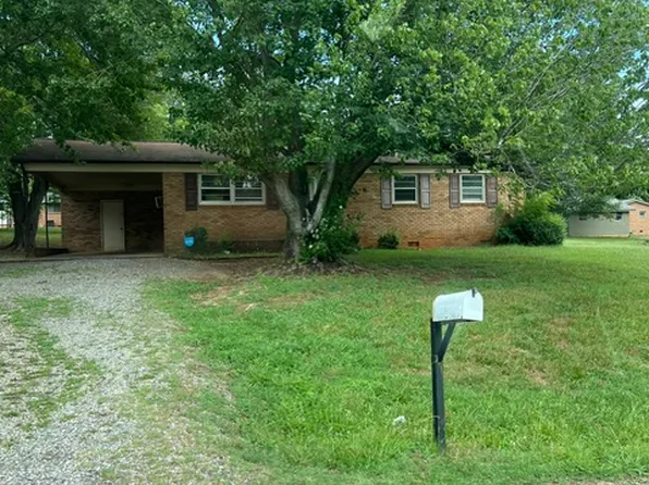 1921 Cunningham Dr, Statesville, NC 28625
