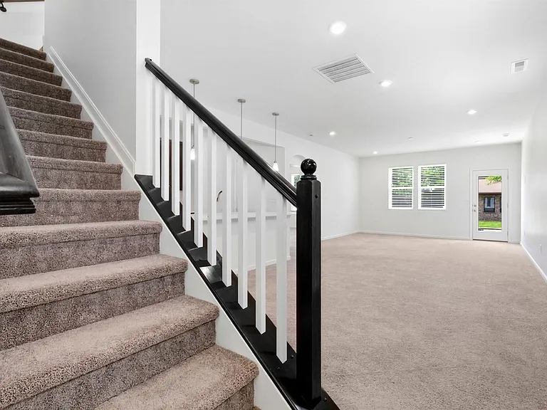 6029 Bluecrest Dr — Photo 11