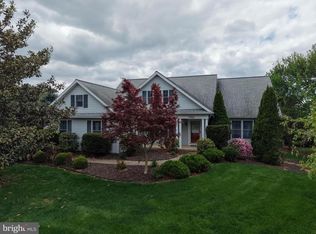 7142 Fairway Dr S, Fayetteville, PA 17222