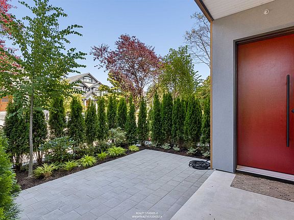 2nd image of 3058 W 34th Ave #2