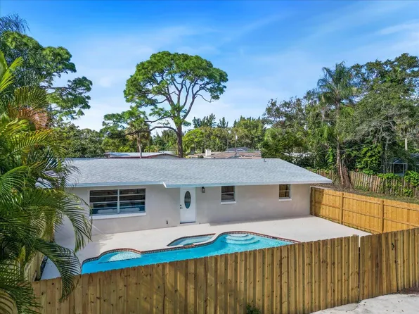 2911 Admiral Street, Fort Pierce, FL 34982