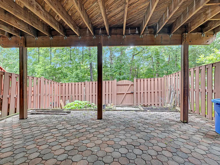 6880 Ridge Water Ct — Photo 25