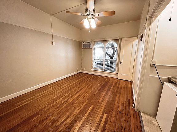 3rd image of 1305 24th St APT 1