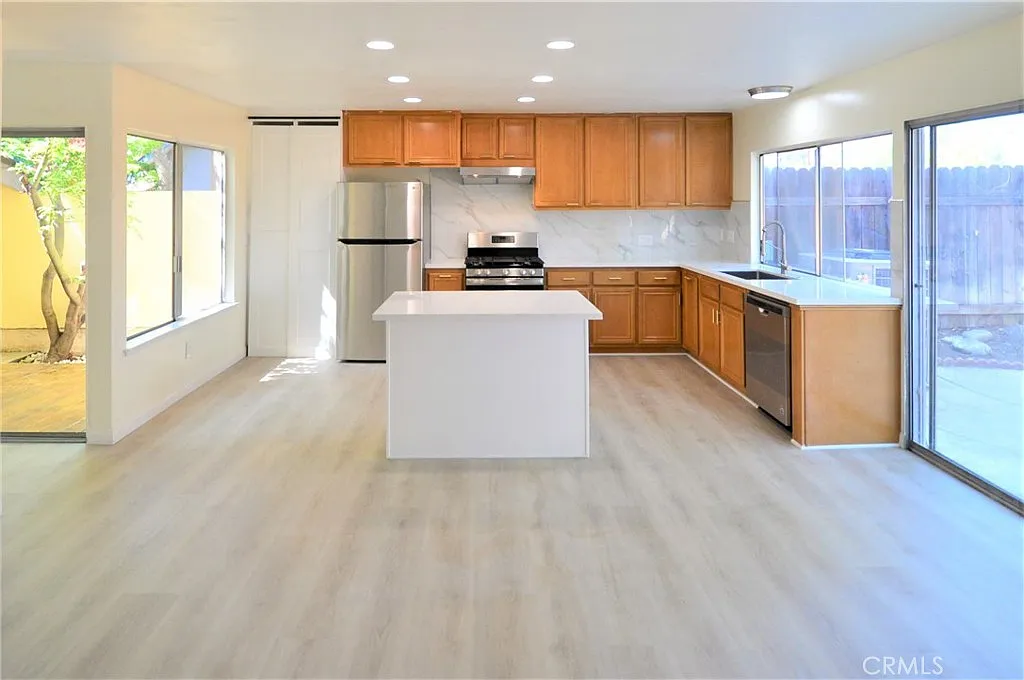 Building Photo - 432 San Vincente Cir