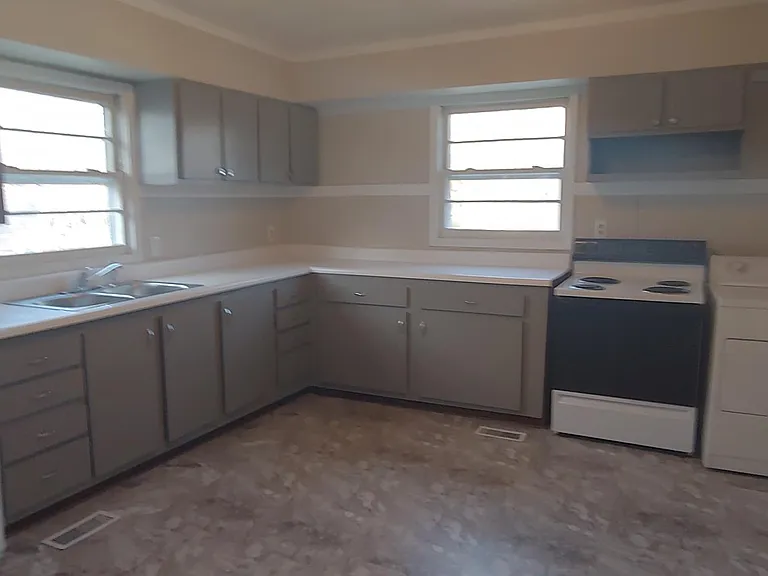 331 Lilleston Ave — Photo 11