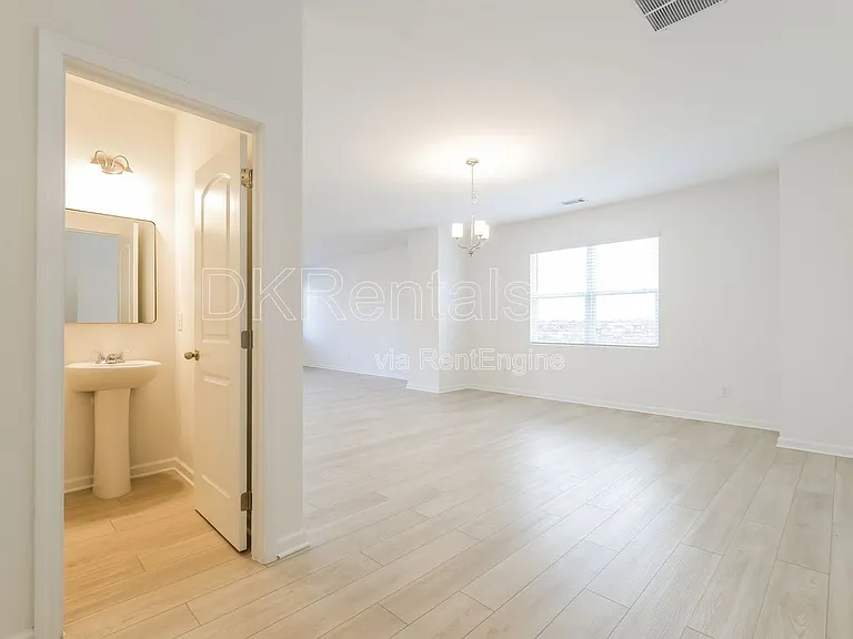 131 Shelter Ln E — Photo 6