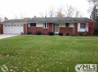 29191 Hemlock Ct, Farmington Hills, MI 48336