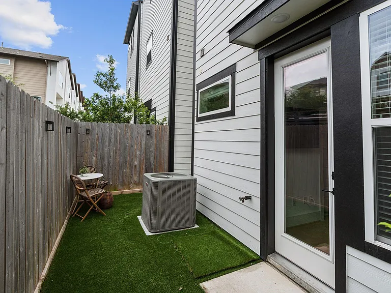 857 Fisher St #F — Photo 33
