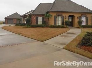 136 Longwood Dr, Napoleonville, LA 70390