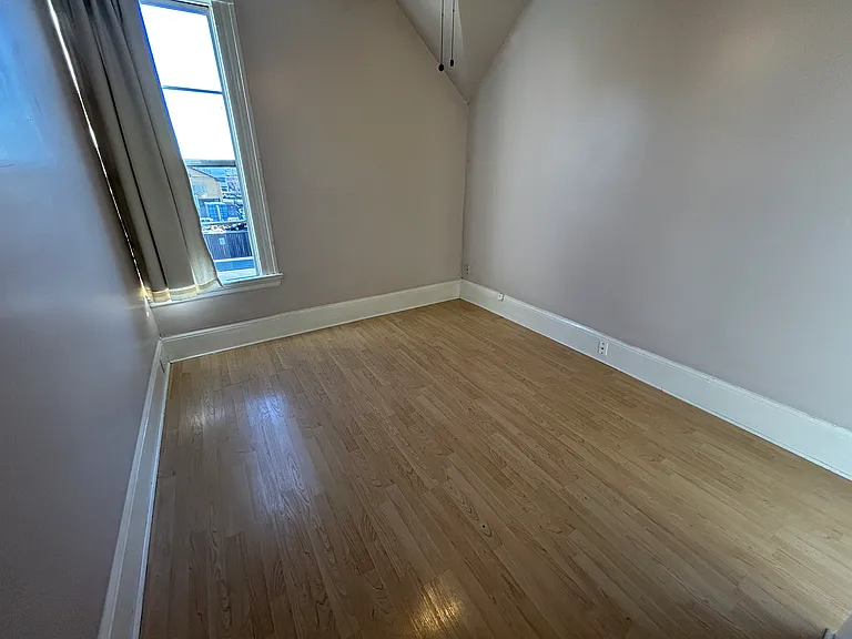 524 Carolina St — Photo 6